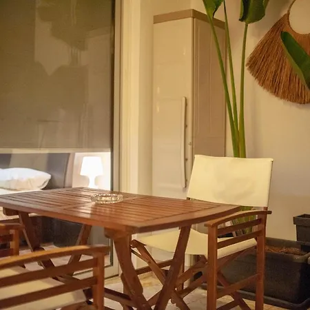 Modern 200m From The Beach Apartmán *