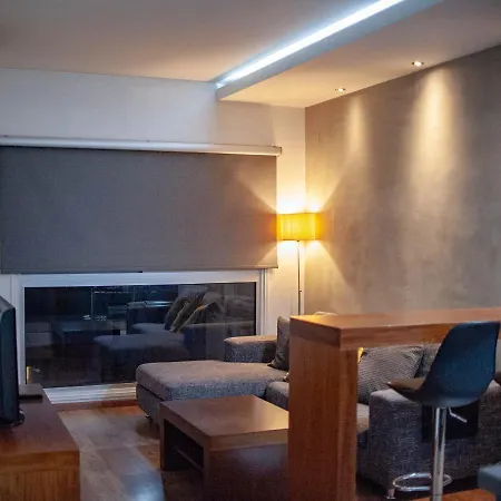 Modern 200m From The Beach Apartmán *